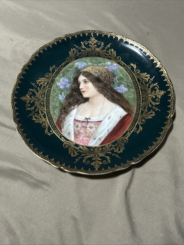 Antico piatto ritratto - , corona